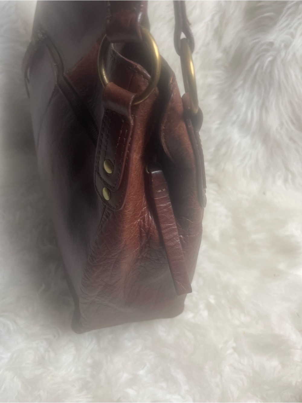 Bolo Leather Brown Medium Shoulder Bag gold tone hardwares. - Picture 5 of 14